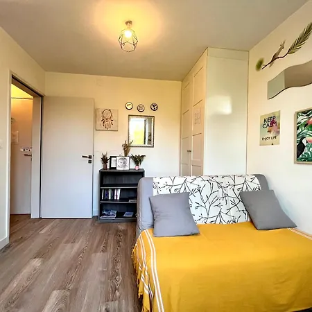 Le Cosy, Acces Terrasse De L'etablissement * Rives (Isere)